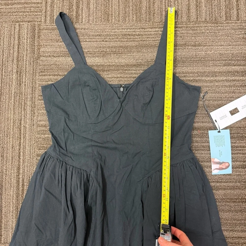 Future Collective Chic Black Structured Midi Dress with Pockets - Picture 7 of 11
